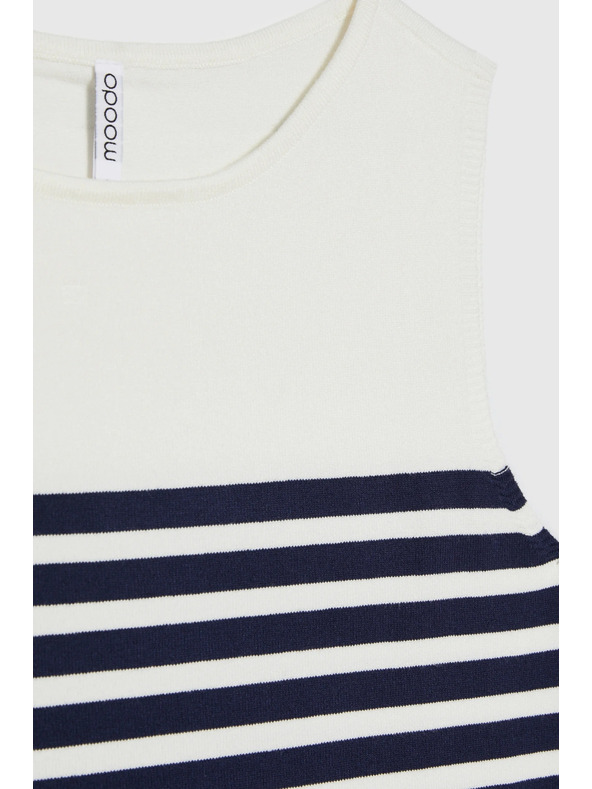 Moodo Biely pruhovaný top Moodo