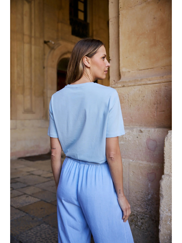 Moodo Bavlnená blúzka s aplikáciou svetlo modrá Moodo