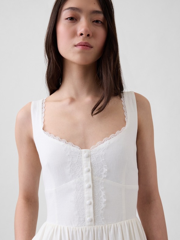 GAP Ľanové maxi šaty s vreckami a čipkou GAP