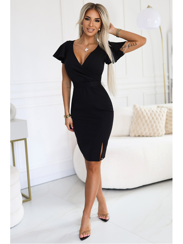 numoco Elegantné šaty s listovým výstrihom - čierne Numoco NINA