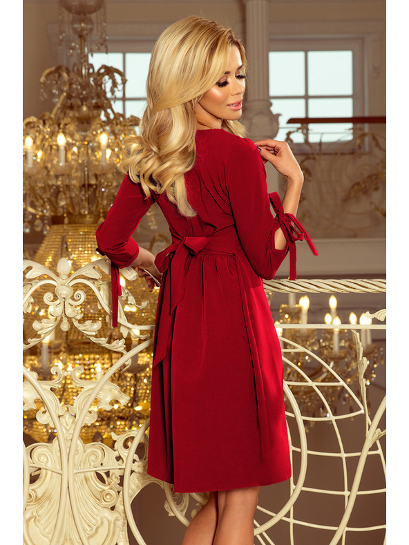 numoco ALICE Šaty s mašľami - burgundskej farby