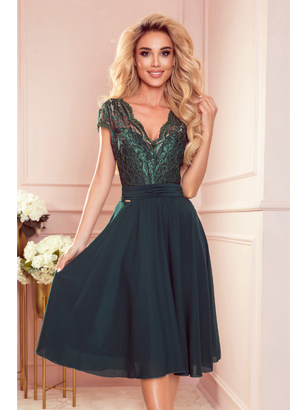 numoco Šifónové šaty s čipkovým výstrihom - zelené Numoco LINDA