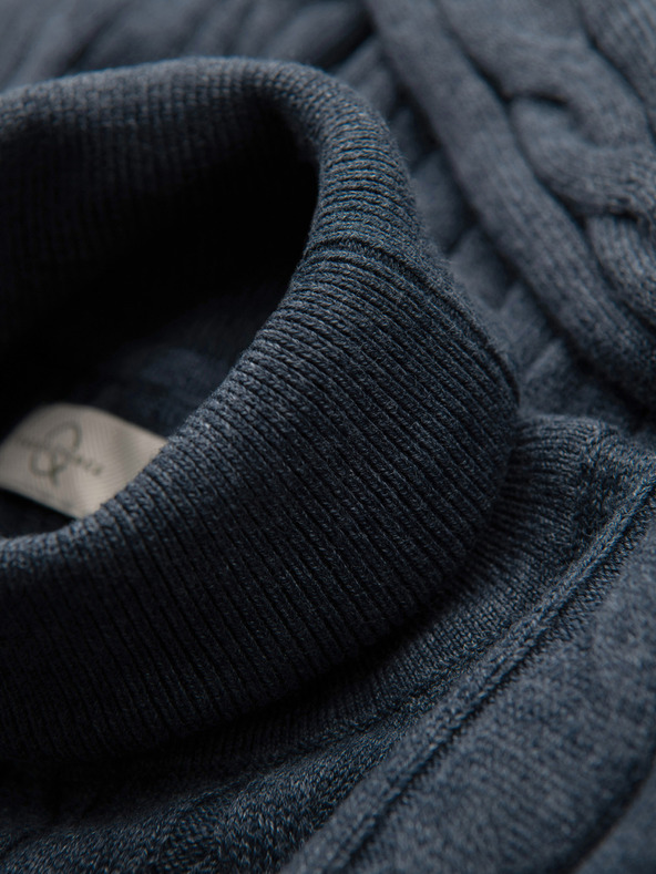 Ombre Clothing Pánsky sveter s rolákom a kockovanou väzbou - tmavě modrý V3 OM-SWTN-0157 Ombre Clothing