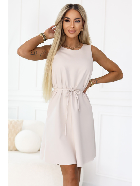 numoco VICTORIA Trapézové šaty bez rukávov s páskom - béžové