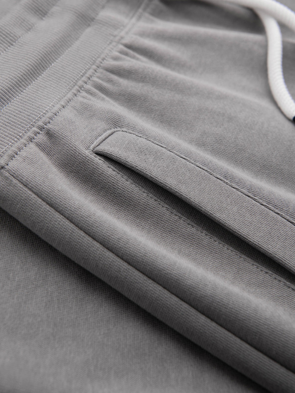 Ombre Clothing Pánske bavlnené tepláky BASIC s nepodšitou nohavicou - sivé V8 OM-PABS-0304 Ombre Clothing