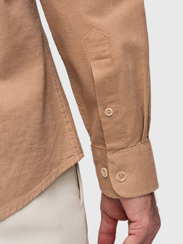 Ombre Clothing Pánska ľanová košeľa s klasickým golierom a vreckami REGULAR FIT - svetlo hnedá V7 OM-SHCS-0134 Ombre Clothing