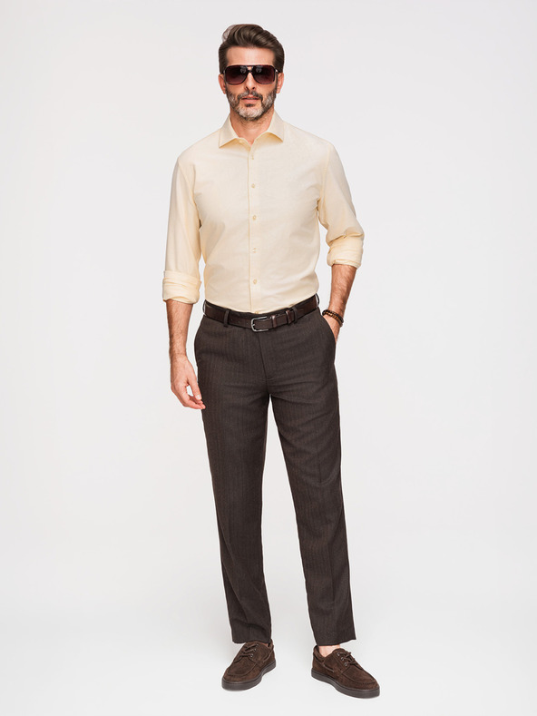 Ombre Clothing Pastelová bavlnená pánska košeľa oxford - svetlo žltá V3 K705 Ombre Clothing