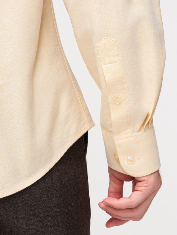 Ombre Clothing Pastelová bavlnená pánska košeľa oxford - svetlo žltá V3 K705 Ombre Clothing
