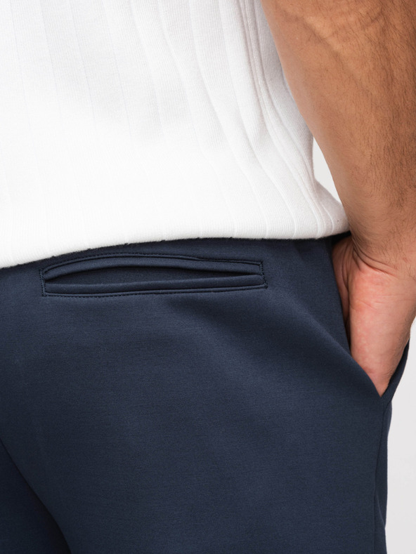 Ombre Clothing Pánske šortky z hladkého úpletu REGULAR FIT - tmavo modré V4 OM-SRBC-0153 Ombre Clothing