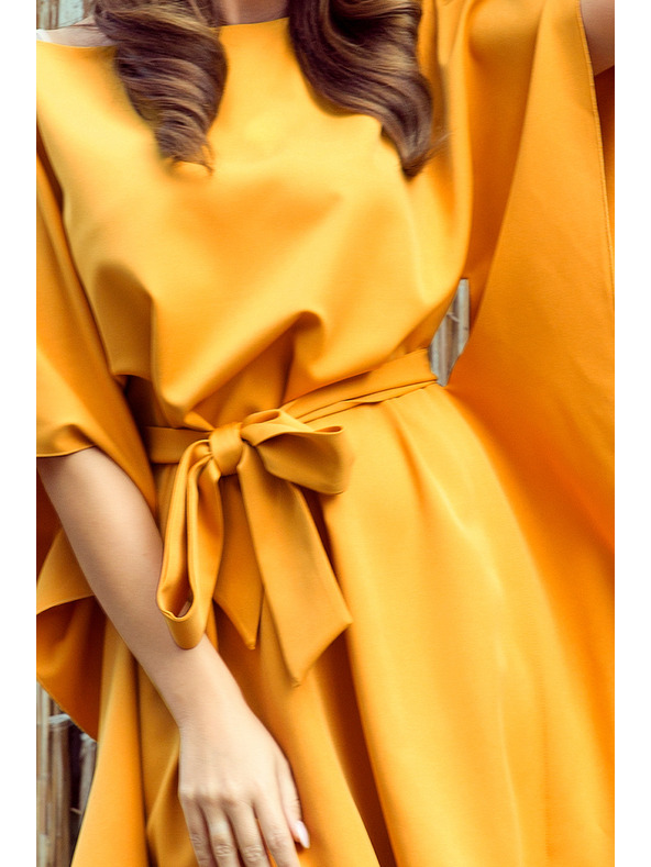 numoco SOFIA Motýlikové šaty - medová farba