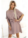 numoco SOFIA Motýlikové šaty so zaväzovaním v páse - MOCHA MOUSSE