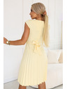 numoco LILA Klasické plisované šaty s krátkym rukávom a páskom - maslivožltá