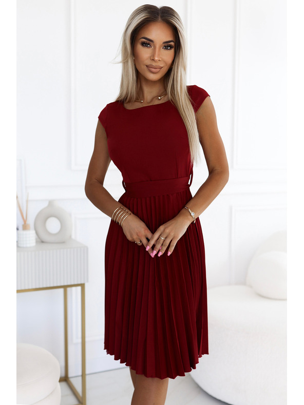 numoco Plisované šaty s krátkym rukávom - bordové Numoco LILA