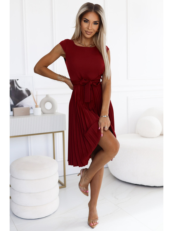 numoco Plisované šaty s krátkym rukávom - bordové Numoco LILA