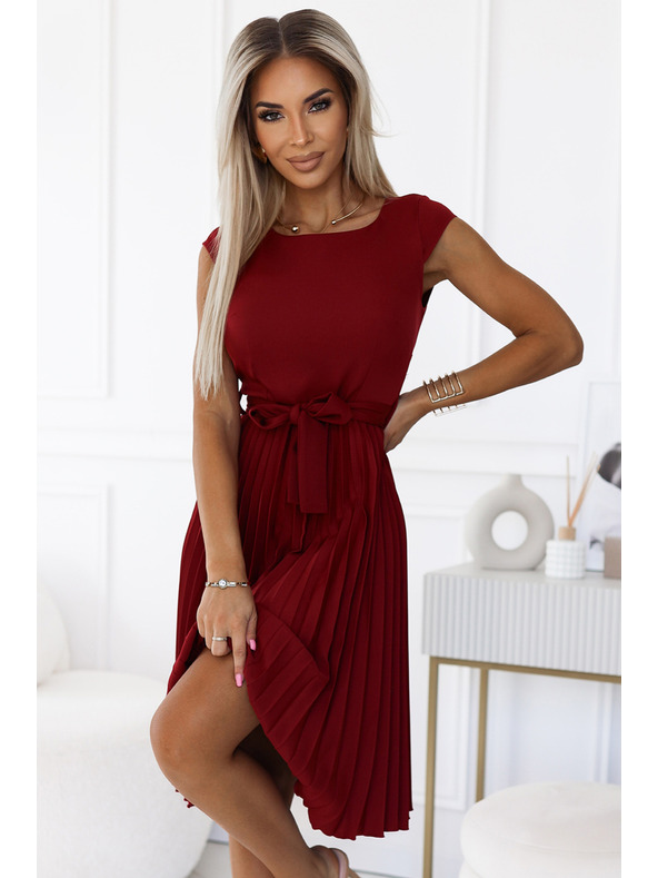numoco Plisované šaty s krátkym rukávom - bordové Numoco LILA