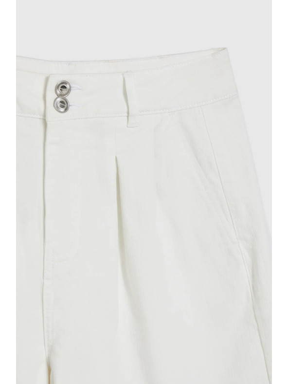 Moodo Hladké šortky biele Moodo