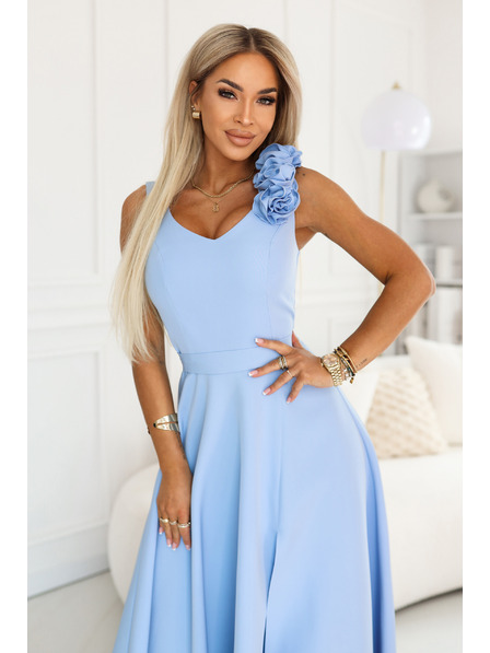 numoco Elegantné večerné maxi šaty s rozparkom a ružami - svetlo modrá
