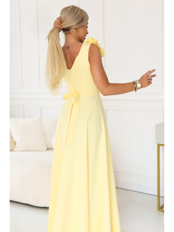 numoco Elegantné večerné maxi šaty s rozparkom a ružami - maslenková žltá