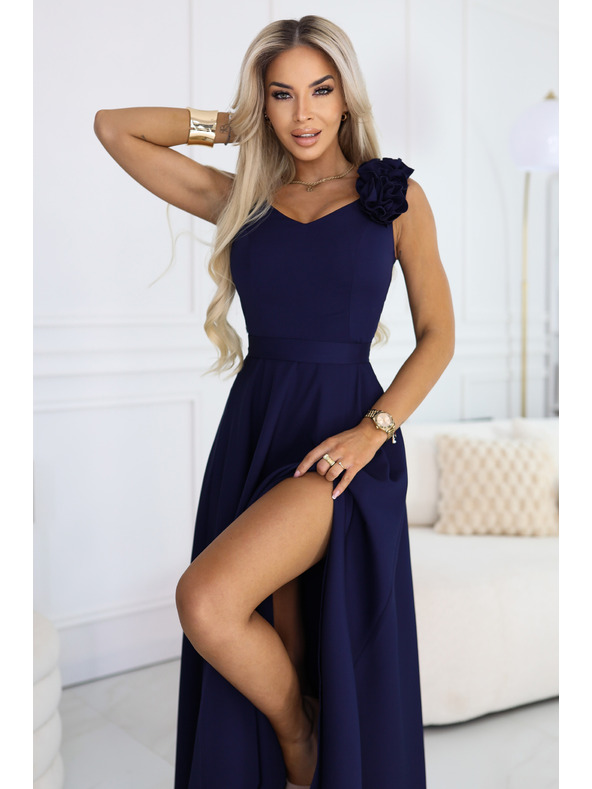 numoco Elegantné večerné maxi šaty s rozparkom a ružami - námornicka modrá