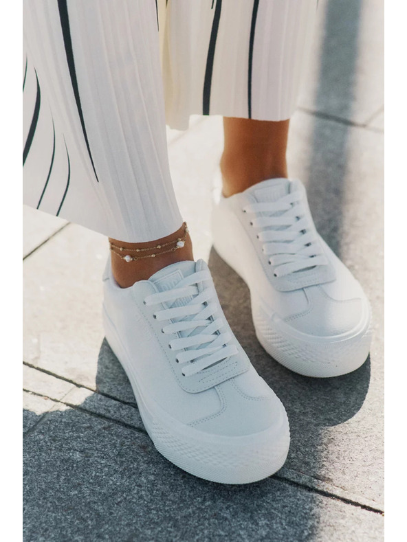 BIG STAR SHOES Dámske tenisky na platforme Big Star – biele