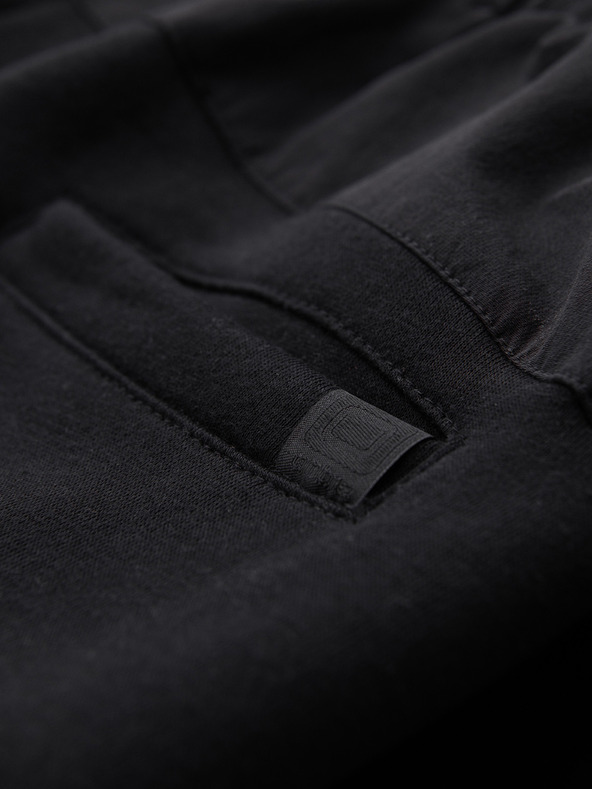 Ombre Clothing Pánske tepláky JOGGER s kontrastnými vsadkami a vreckami na stehnách - čierna V1 OM-PASK-0222 Ombre Clothing