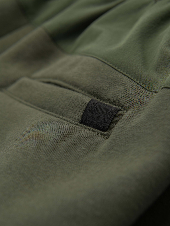 Ombre Clothing Pánske tepláky JOGGER s vreckami na stehnách a kontrastnými vsadkami - olivová V5 OM-PASK-0222 Ombre Clothing