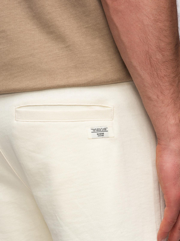 Ombre Clothing Pánske bavlnené šortky s lemom a vreckami - krémové V12 OM-SRBS-0205 Ombre Clothing