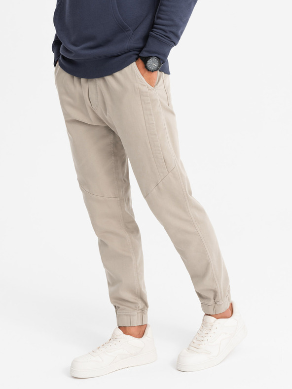 Ombre Clothing Pánske pletené tepláky so záhybmi sivá Ombre Oblečenie