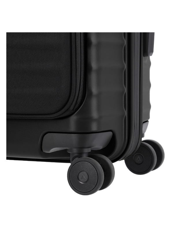 Titan Cestovný kufor Titan Upgrade S23 Front pocket Nightshade black