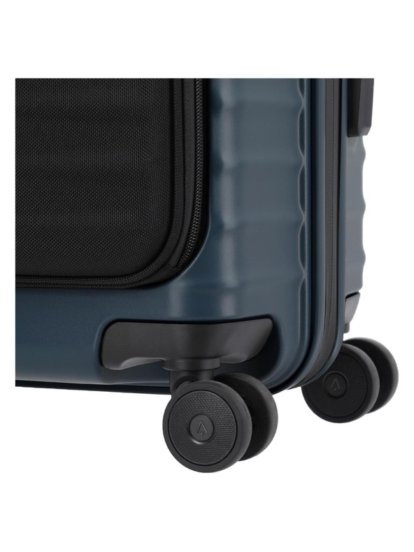 Titan Cestovný kufor Titan Upgrade S23 Front pocket Midnight blue