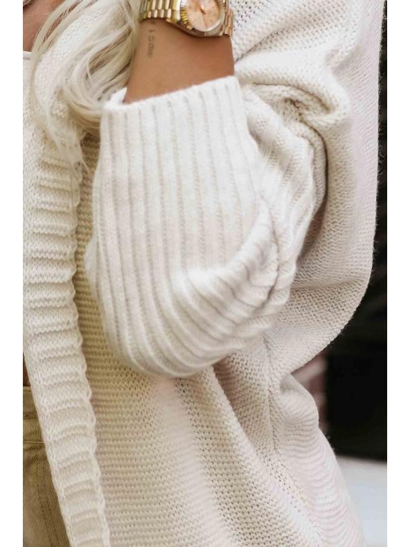 numoco basic Pohodlný oversized kardigan s kapucňou a štýlovou nášivkou - béžový