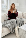numoco basic Teplý oversized sveter s hustou tkaninou a výstrihom do V - vínový