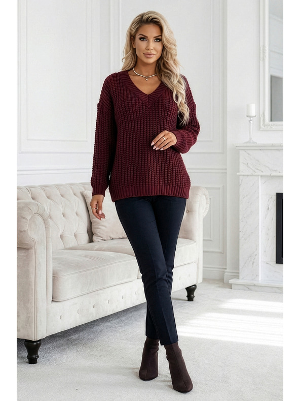 numoco basic Teplý oversized sveter s hustou tkaninou a výstrihom do V - vínový