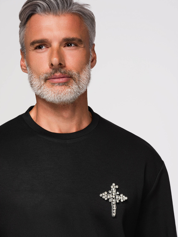Ombre Clothing Pánska mikina s aplikáciou kríža a strieborným kameňom a okrúhlym výstrihom - čierna V1 OM-SSNZ-0271 Ombre Clothing