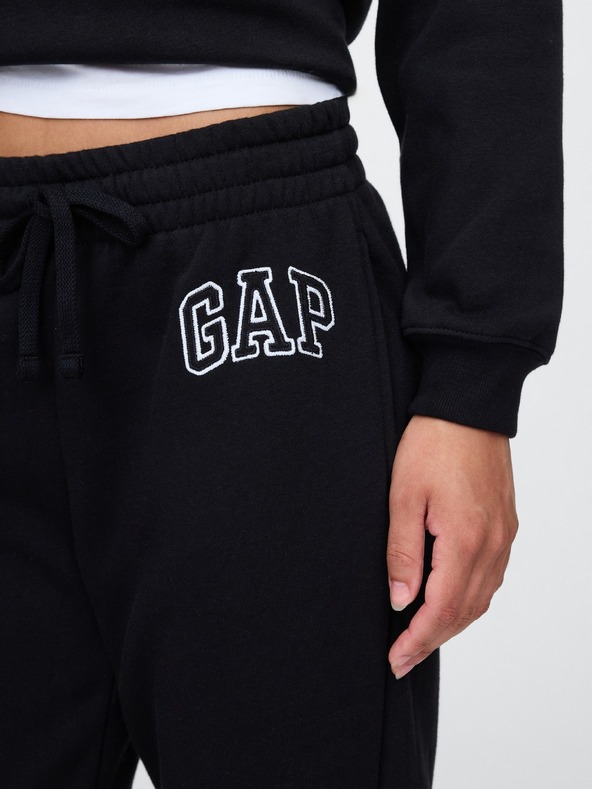GAP Tepláky s logom GAP