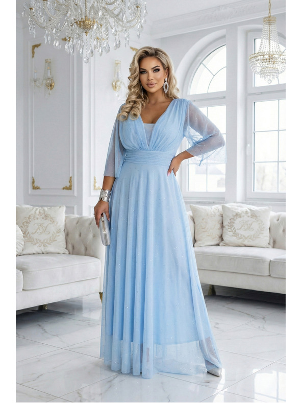 numoco Dlhé lesklé šaty plus size s výstrihom a priehľadným rukávom - svetlo modrá