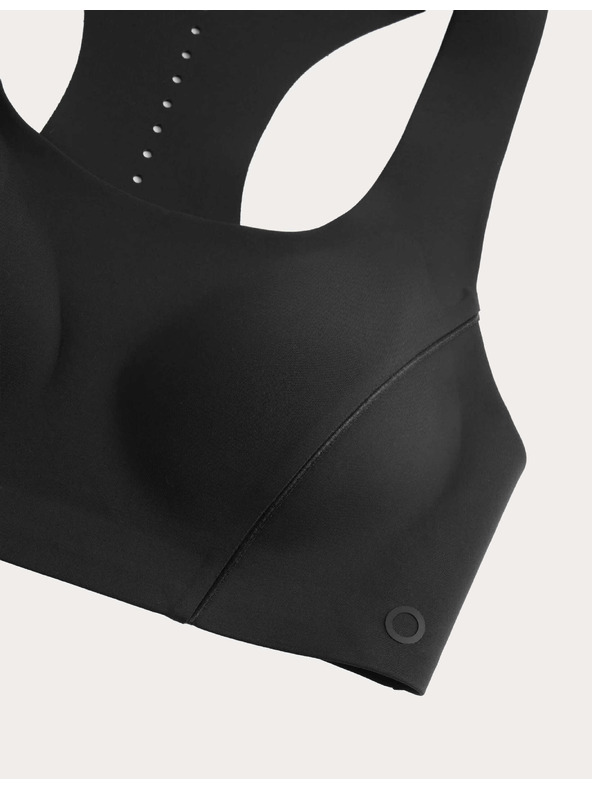 Marks & Spencer Stredne spevňujúca športová podprsenka s géľom druhej kože Marks & Spencer čierna