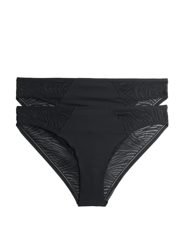 Marks & Spencer Balení 3 neviditeľných Body Invisibles™ čipkovaných brazílskych nohavičiek Marks & Spencer čierna