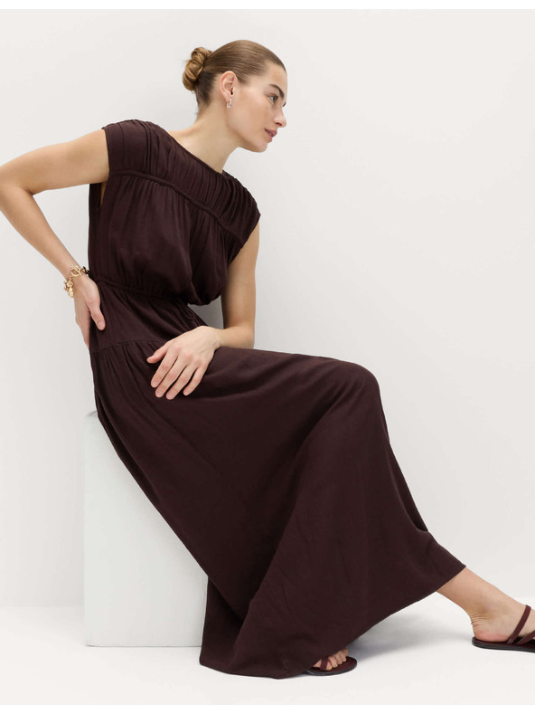 Marks & Spencer Maxi šaty so zvýrazneným pásom a zberaným ľanom Marks & Spencer hnedá