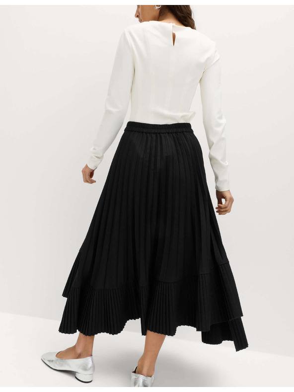 Marks & Spencer Plisovaná asymetrická midi sukňa Marks & Spencer čierna