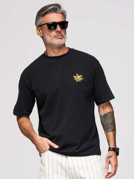Ombre Clothing Pánske tričko voľného strihu s aplikáciou včely na hrudi – sloninová kosť V1 OM-TSCT-0275 Ombre Clothing
