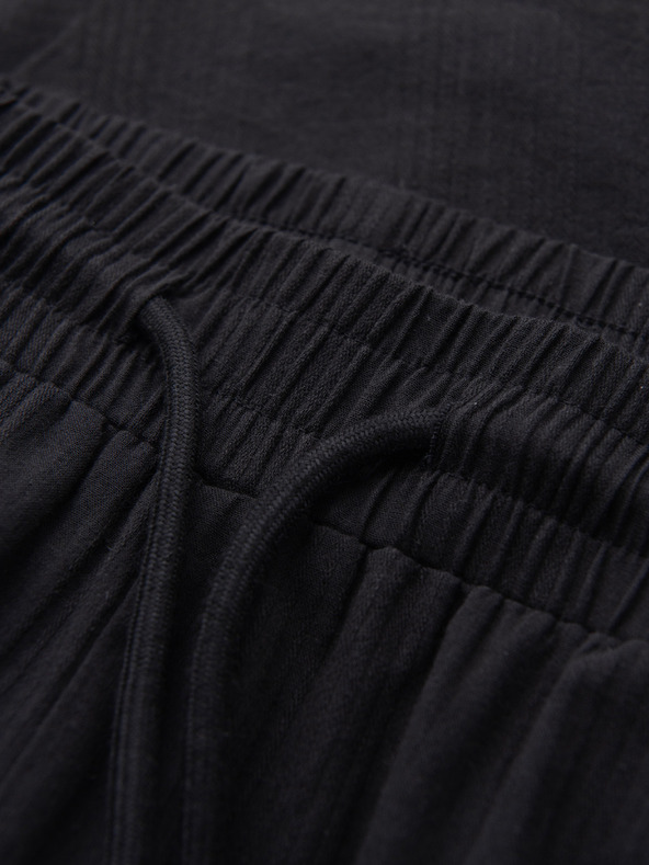 Ombre Clothing Ľahké pánske štruktúrované bavlnené nohavice – čierne V2 OM-PACP-0312 Ombre Clothing