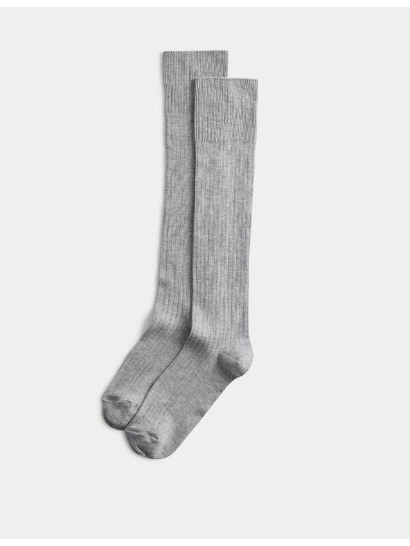 Marks & Spencer Vysoko mäkké ponožky po kolená s technológiou Freshfeet a technológiou Freshfeet, 2 ks v balení Marks & Spencer sivá
