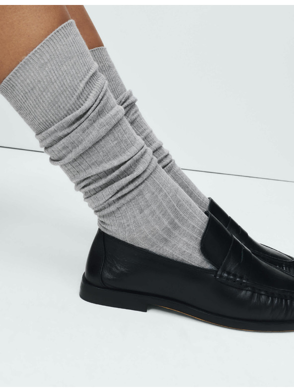 Marks & Spencer Vysoko mäkké ponožky po kolená s technológiou Freshfeet a technológiou Freshfeet, 2 ks v balení Marks & Spencer sivá